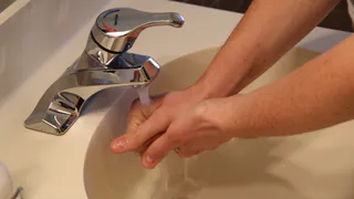 В Коми выяснят причину вони воды