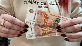 10 000 рублей зачислят на карту: кто получит новое пособие от СФР