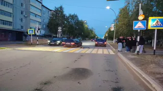 В Коми при пересечении улиц под колёса авто попали ребёнок на электросамокате и взрослый пешеход