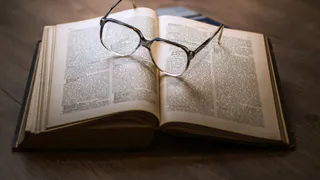 Молодым не понять: три книги о любви, которые обязательно нужно прочесть после 50