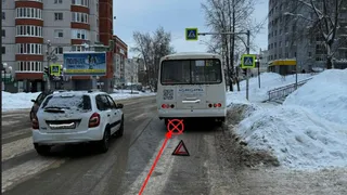В Сыктывкаре пассажирка автобуса получила травму при падении в салоне