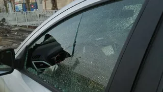 Житель Коми разбил стекло в такси из-за неполученной сдачи