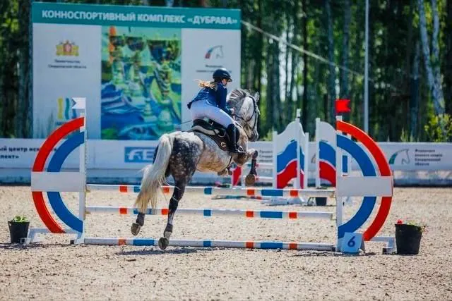 Спортсменки Коми одержали победы в Свердловской области по конному спорту