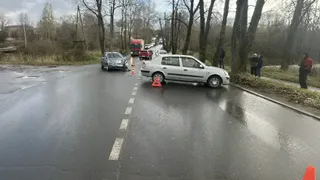 В Сыктывкаре иномарки не уступили дорогу и спровоцировали два ДТП