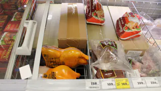 В магазинах России наступает суровое время, как в 90-х: россиян, покупающих курицу, ждёт неожиданный подвох