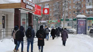 На работу уже метут всех, в том числе и пожилых: что сейчас творится на рынке труда