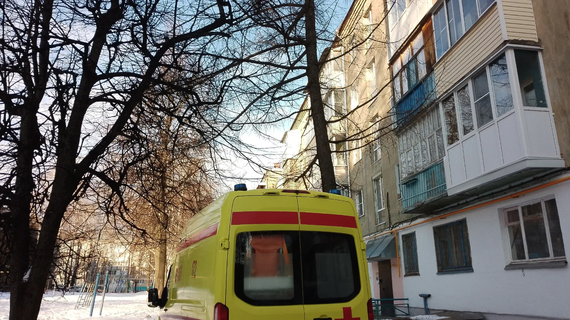 В Коми женщина с инсультом пролежала в квартире более дня