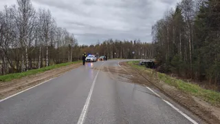 В Коми 14-летний водитель опрокинул Hyundai с четырьмя подростками  