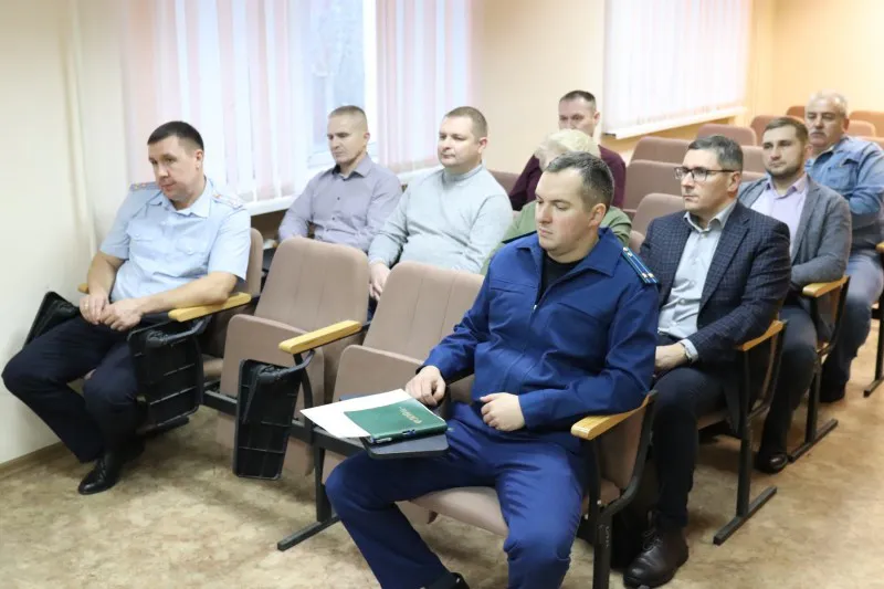 В Коми обсудили вопрос бесконтрольного пребывания школьников в ТРЦ