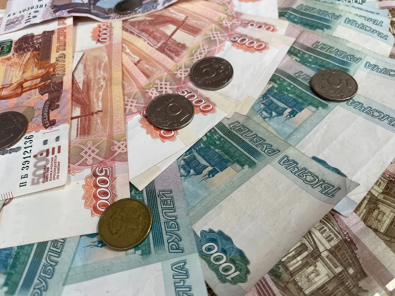 Житель одного из городов в Коми лишился отпуска из-за долгов