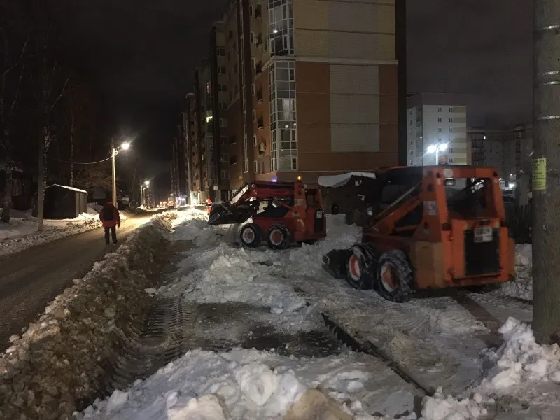 Жители Коми жалуются на шум от техники во время ночной уборки улиц