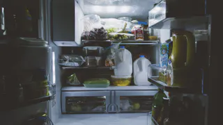 Заморозьте в холодильнике, пока не поздно: на Новый год этот продукт будет стоить наравне с черной икры