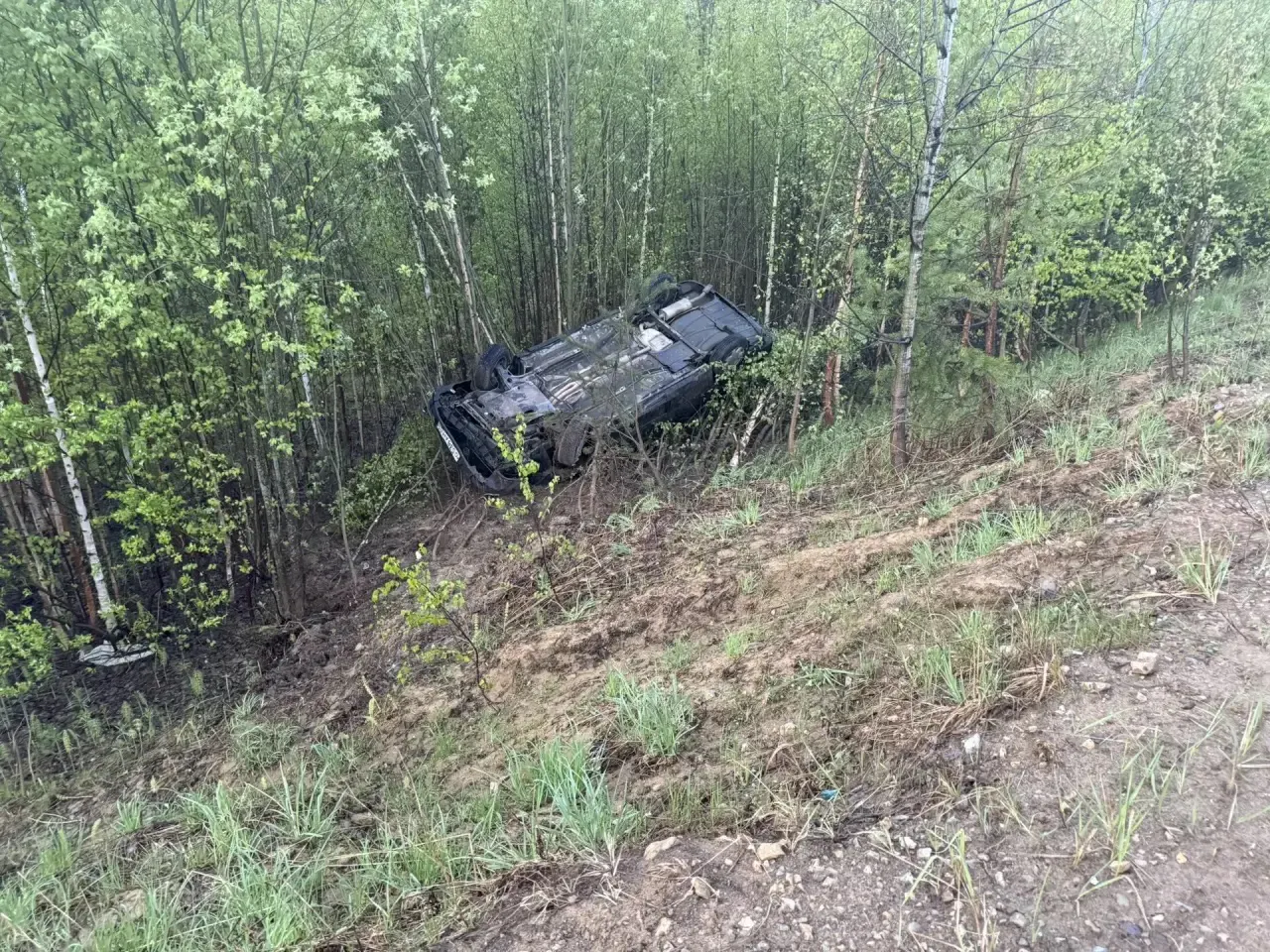 В Коми за выходные три машины оказались в кювете